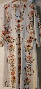 ZARA NWT WOMAN FLORAL PRINT DRESS